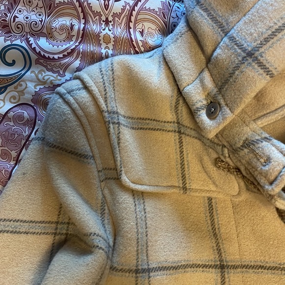Ines de La Fressange and Uniqlo colab beige plaid duffle coat - Picture 11 of 12